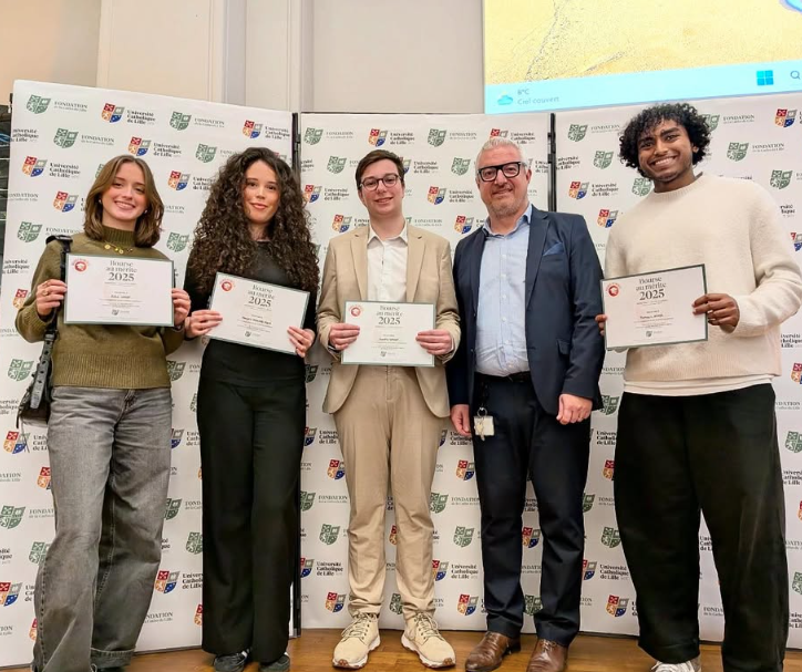 Quatre étudiants de l’ISTC distingués par la...